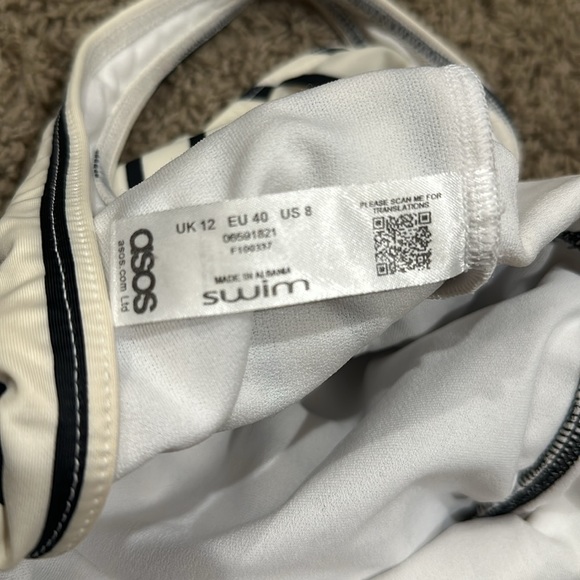 Asos, one piece swimsuit, size 8, cream and black - Picture 3 of 4